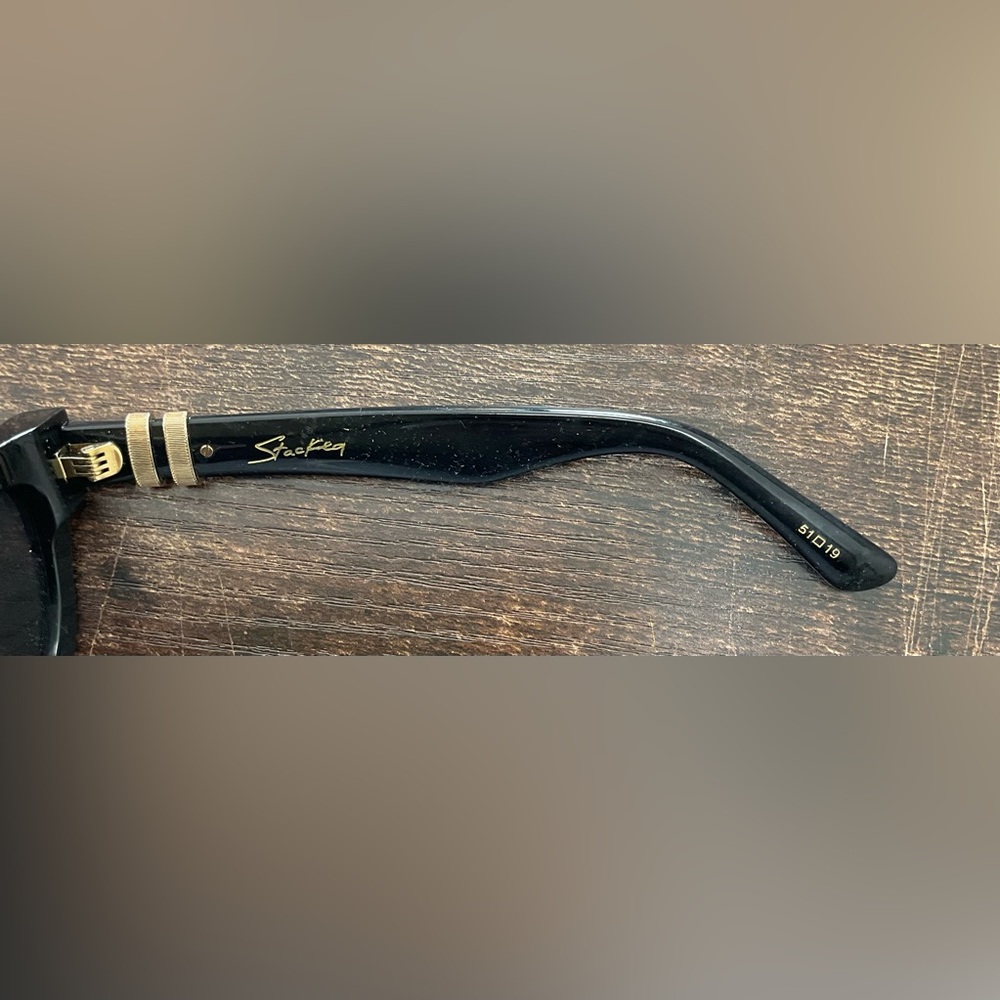 Dezi Black Angular Sunglasses - image 8